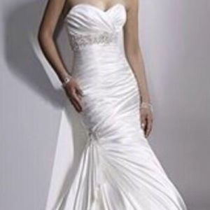 Brand New Maggie Sotero Wedding Dress Size 8